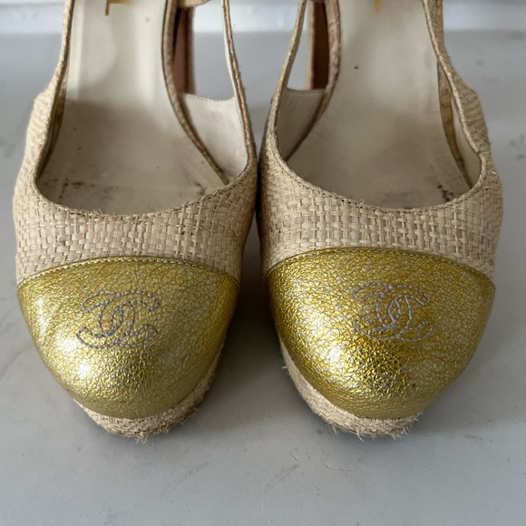 Chanel Gold Toe Interlocking C Raffia Sling Back Pumps Size 38 US Sz 8 - Picture 1 of 6